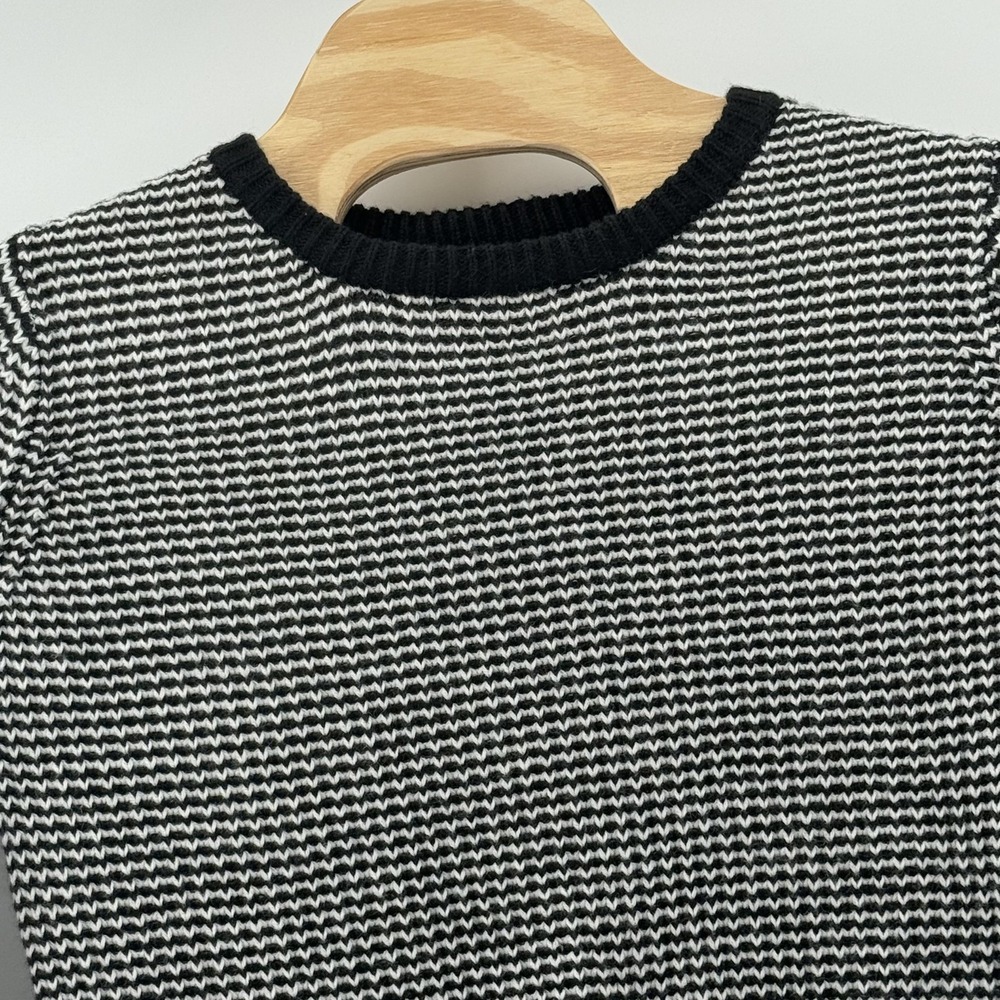 Forever 21 Sweater Womens Large Black White Knit Crewneck Pullover Acrylic Soft